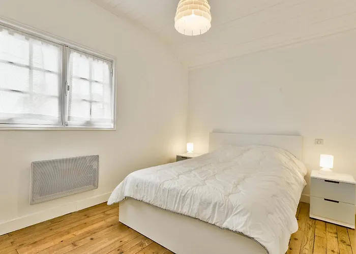 Maison Pour 10 - Jardin - 600 M De La